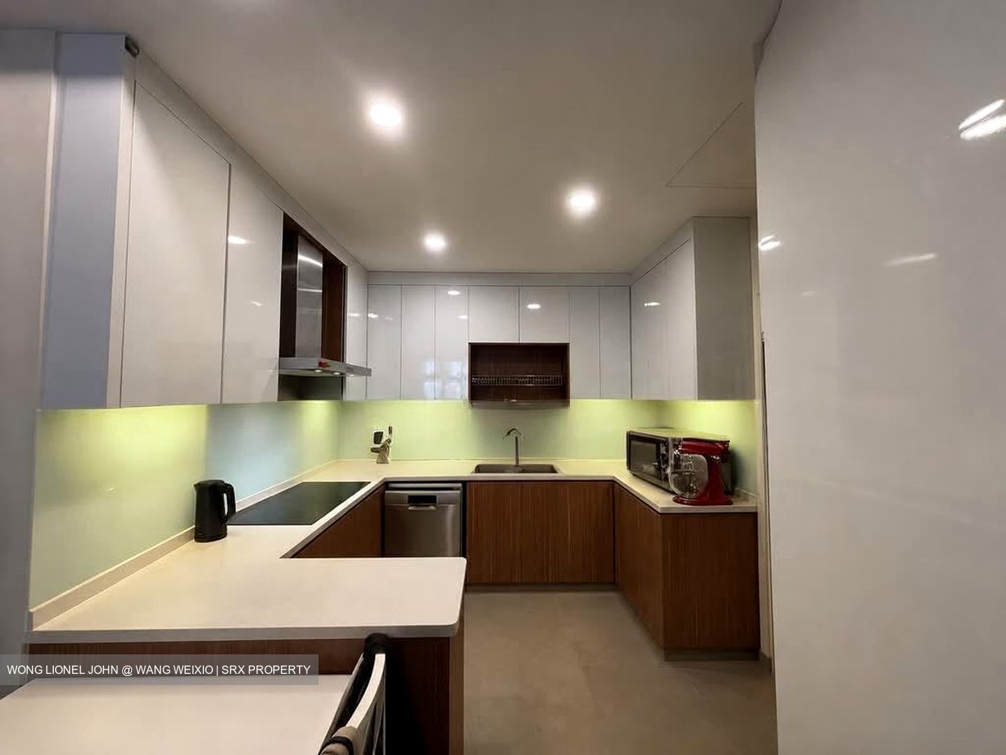 High Oak Condominium (D21), Condominium #565139881